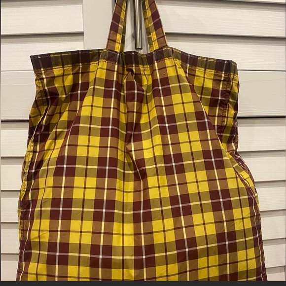 MEN’s GUCCI Logo Coated Tote - Picture 4 of 8